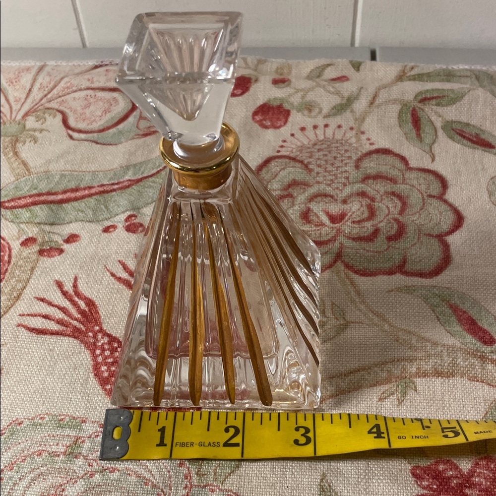Royal Gallery Lead Crystal Glass Perfume with Topper and Striated Gold Accents - Picture 6 of 13